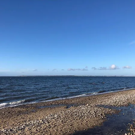6 Person In Struer-by Traum