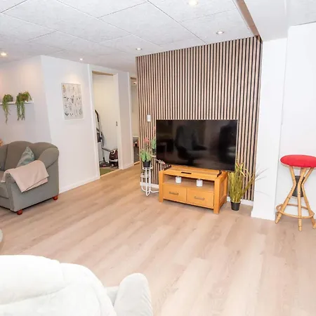 6 Person In Struer-by Traum *